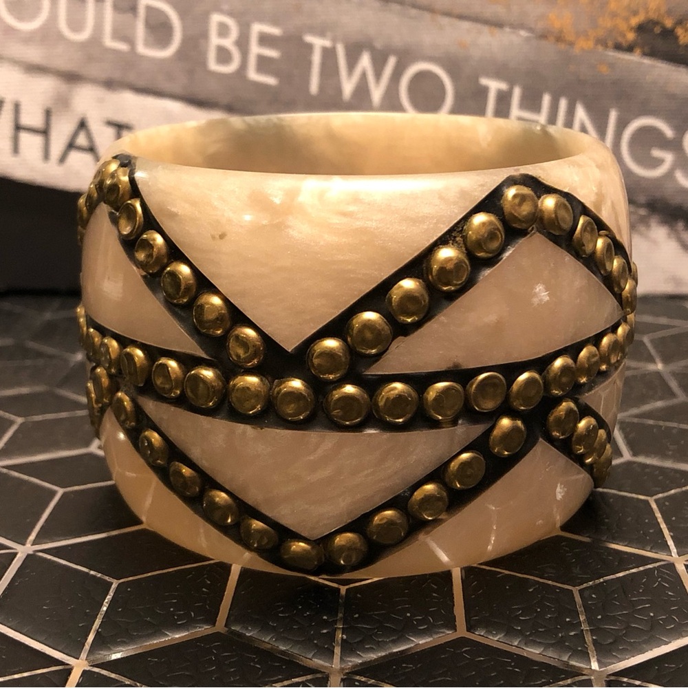 Fabulous Statement LUCITE & Bronze Studded Bangle in CreamTaupe Beige, Black